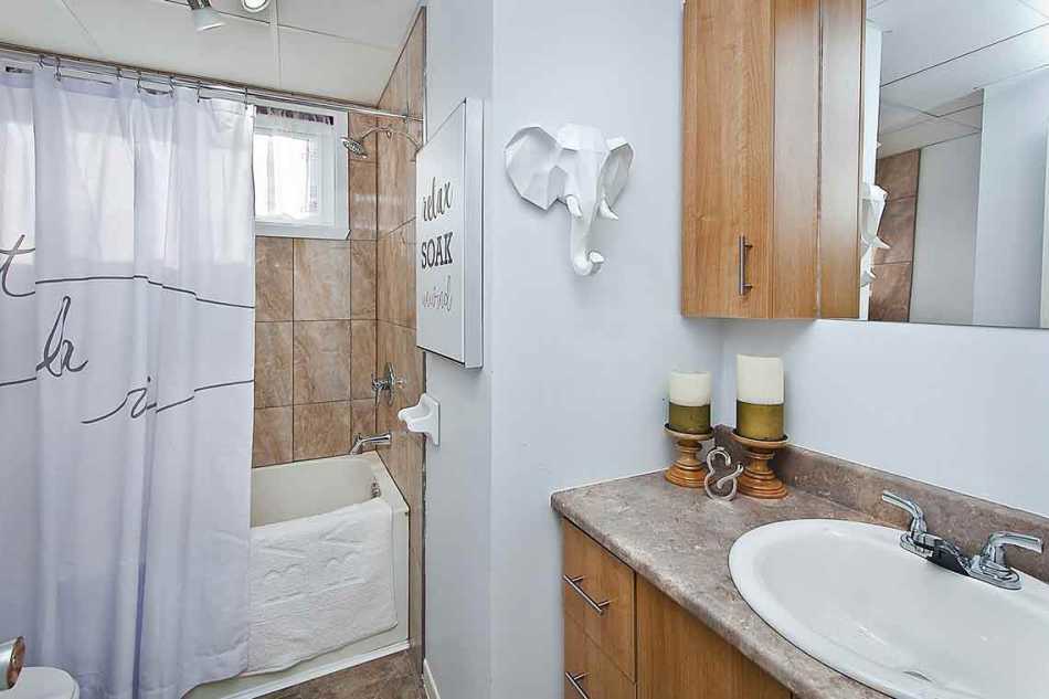 Vanier Place Vanier #535 3 - 4