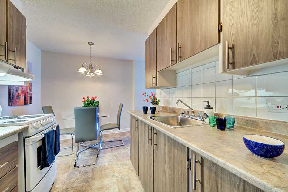 Côte St-Luc Le Oakridge #5795 711 - 6