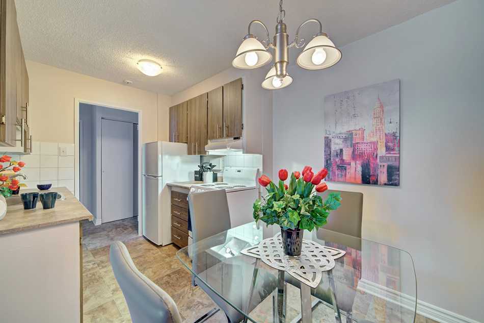 Côte St-Luc Le Oakridge #5795 711 - 7