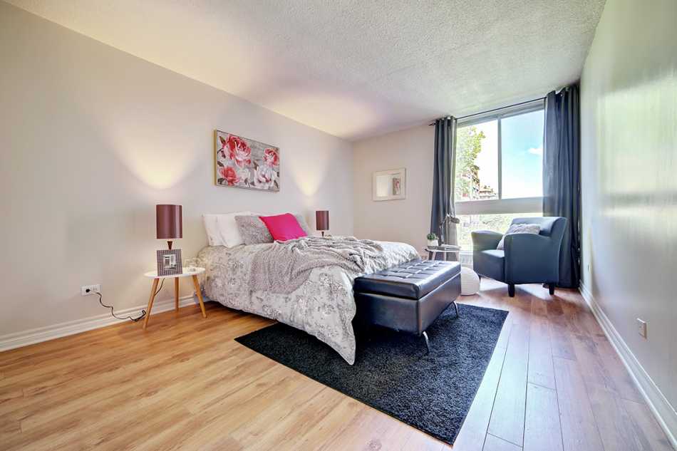 Côte St-Luc Le Oakridge #5795 408 - 10