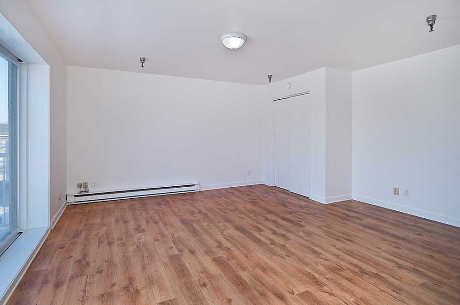 Québec Le Parisien #2124 5 - 3