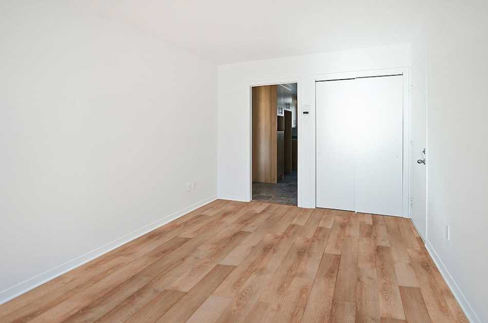 Beauport Le Charleroi #2110 2 - 8