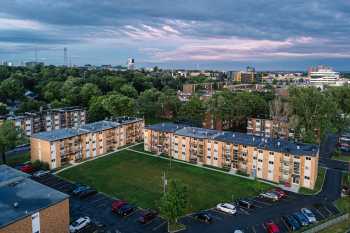 Place Bourgogne-L'Heureux photo 1