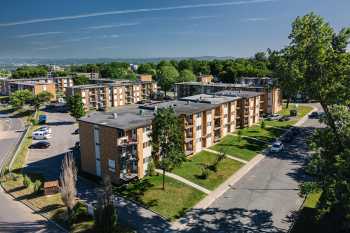 Place Bourgogne-L'Heureux photo 2